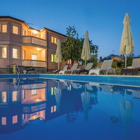 Holiday home Holiday Home Loborika