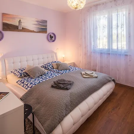Holiday home Holiday Home Loborika